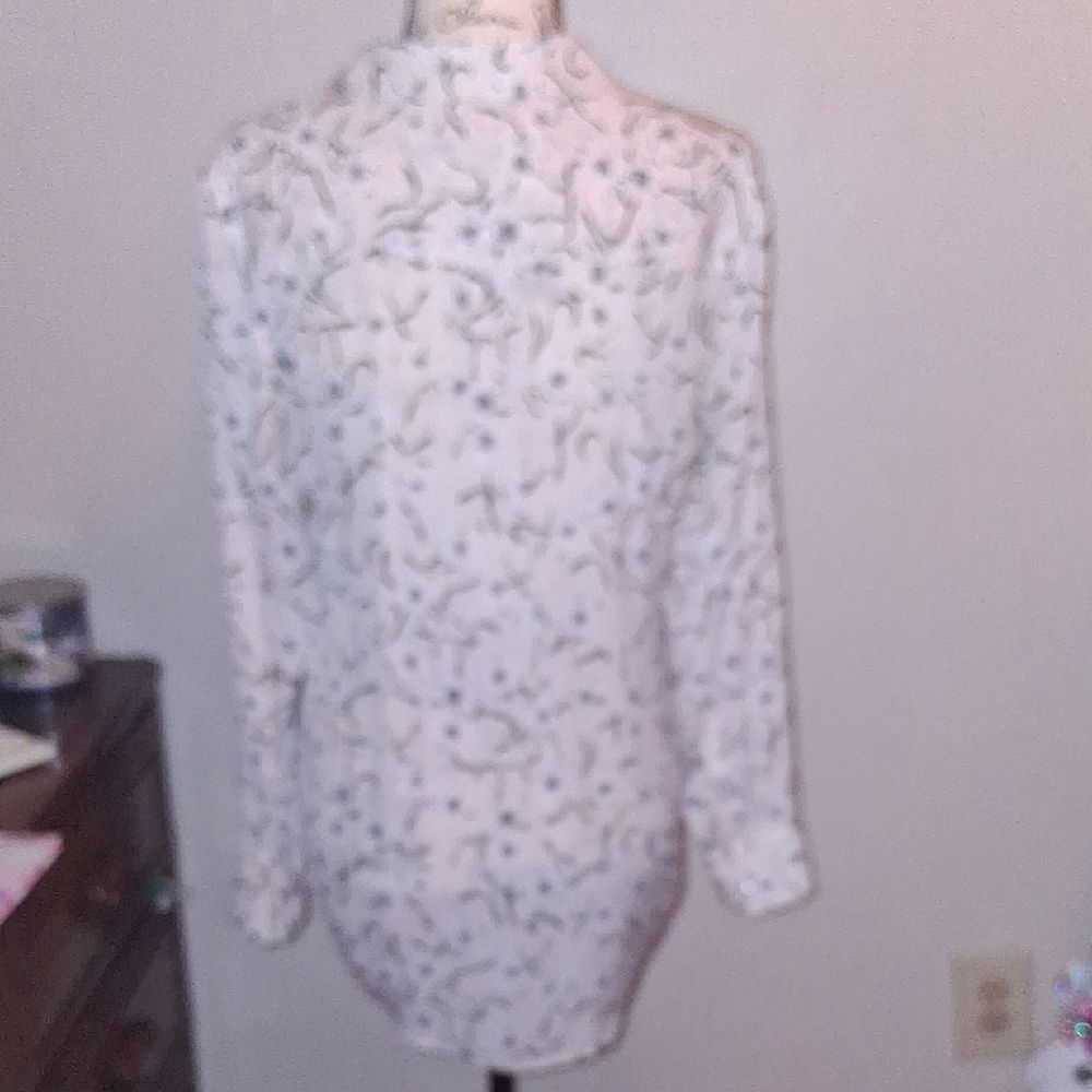 Equipment Femme White Cream Button Down Shirt Notched Collar Relaxed 100% Silk - Picture 11 of 16
